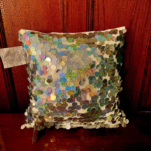 Pack of 2 New Luxury Series Reversible Purple Sequin Glitzy Comfy Throw Pillows - Picture 8 of 11